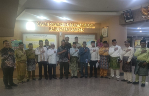 Pansus III DPRD Kampar Gelar Rapat Bahas Ranperda Penyelenggaraan Pesantren