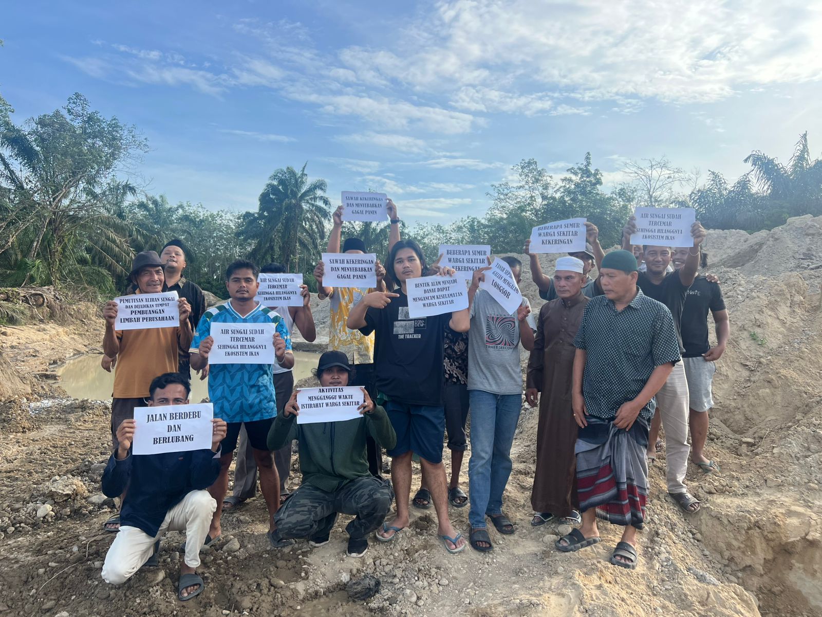 Arogansi PT KKU Picu Amarah Warga Sungai Jalau: 'Cabut Izin Operasional Mereka!'