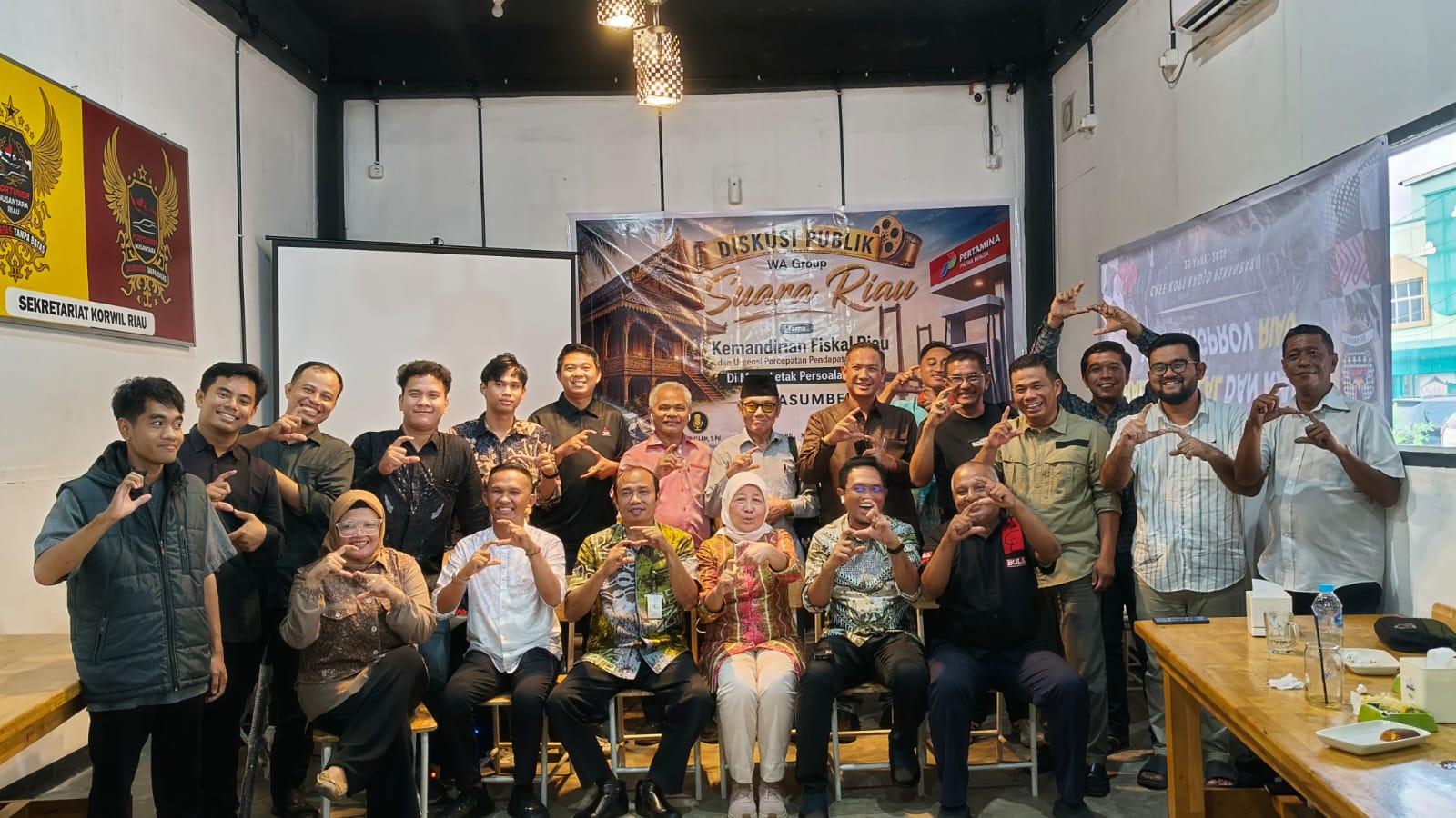 Dari Kedai Kopi, WA Group Suara Riau Bahas Keresahan Fiskal Daerah